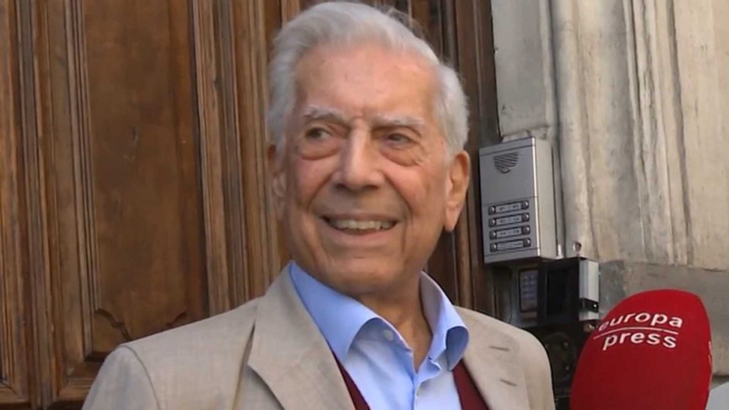 Así reacciona Mario Vargas Llosa al supuesto romance de Isabel Preysler y Alfonso Díez