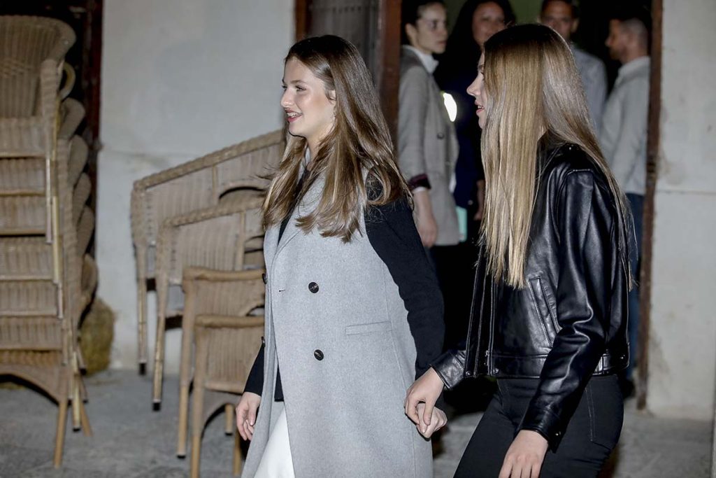 Queen Letizia of Spain, King Felipe of Spain, princess Sofia and Princess Leonor attend the popular representation of the passion of Christ on the 12th of July of 2022 in Chinchon, Spain