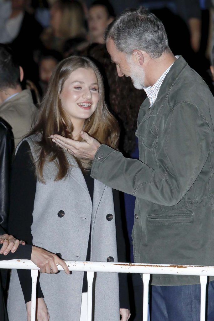 Queen Letizia of Spain, King Felipe of Spain, princess Sofia and Princess Leonor attend the popular representation of the passion of Christ on the 12th of July of 2022 in Chinchon, Spain by Archie Andrews/ABACAPRESS.COM