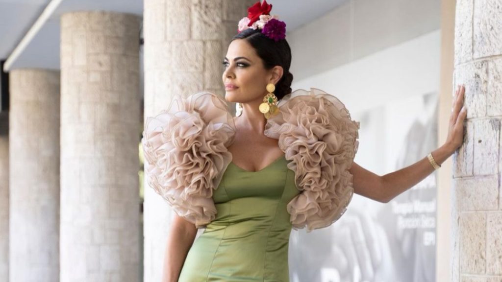María José Suárez es la flamenca más guapa de la Feria de Sevilla: analizamos sus dos vestidos para el día y la noche