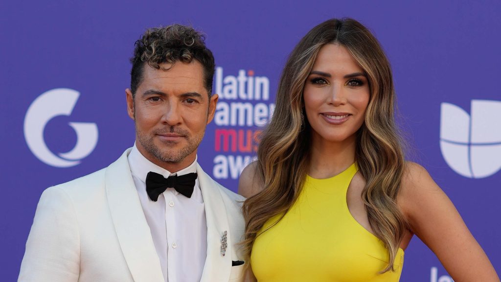 Rosanna Zanetti acompaña a Bisbal con el vestido más explosivo a los Latin American Music Awards