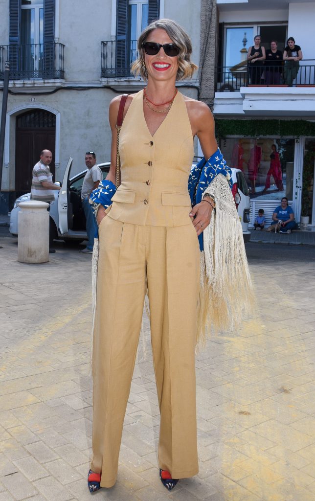 Carla Pereyra traje