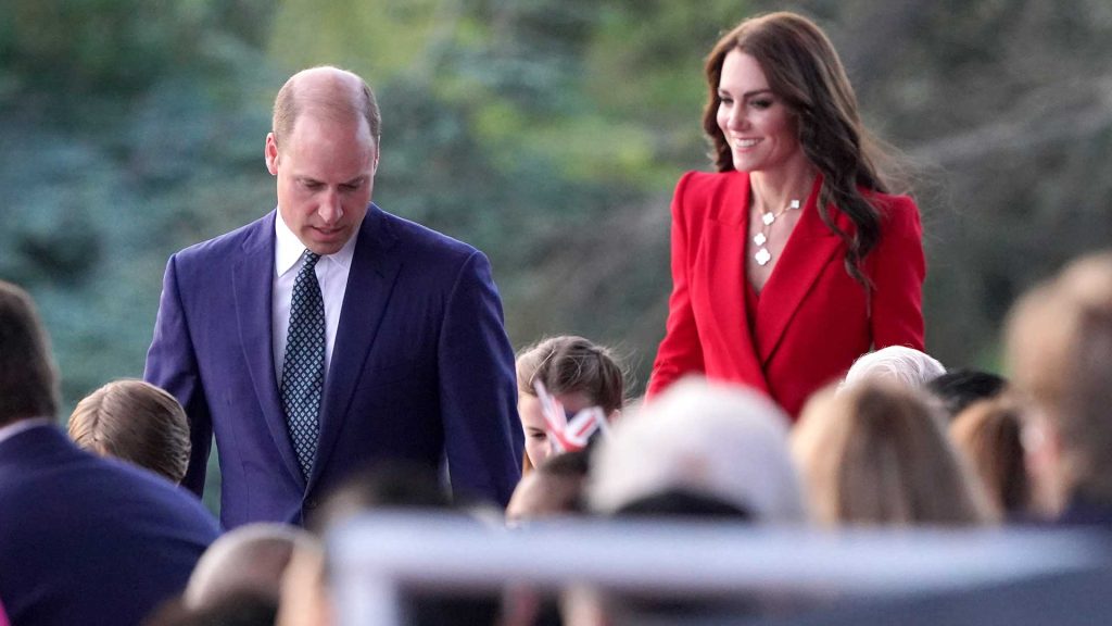 El príncipe Guillermo y Kate Middleton nos 'cuelan' en el backstage del concierto de la Coronación