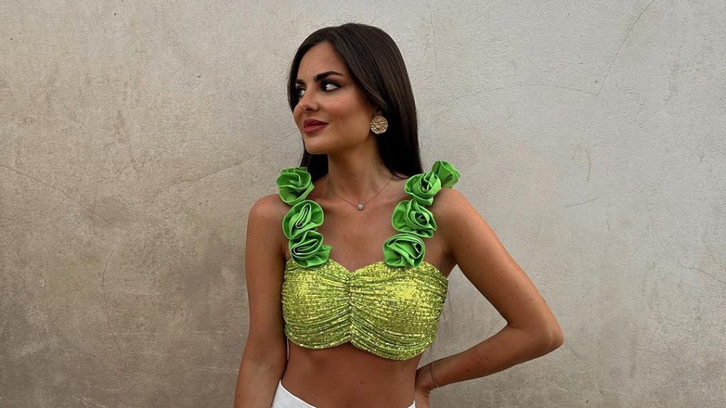 Alexia Rivas marca tendencia con su look y sus pendientes de Mango en la Feria de Jerez