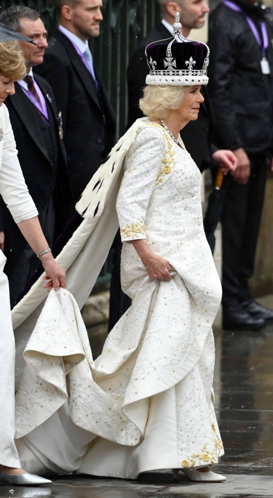 Camilla coronación Carlos III