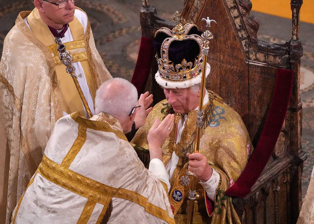 El arzobispo que coronó a Carlos III, multado por exceso de velocidad