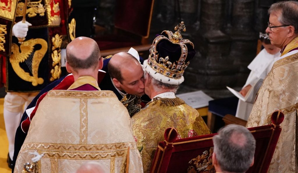 El emotivo "gracias, William" de Carlos III a su hijo en su Coronación