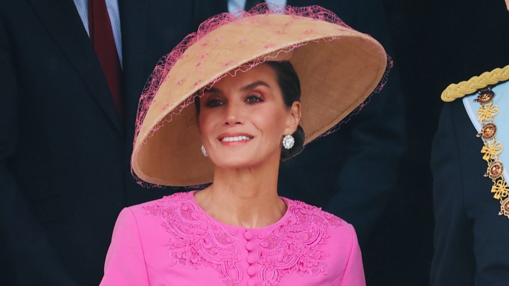 La Reina Letizia deslumbra como una de las más espectaculares en la Coronación de Carlos III
