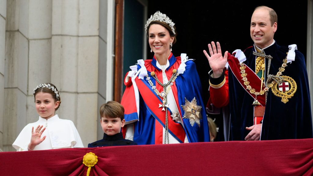 Los Príncipes de Gales sorprenden al compartir este vídeo inédito de la Coronación de Carlos III: "Menudo día"