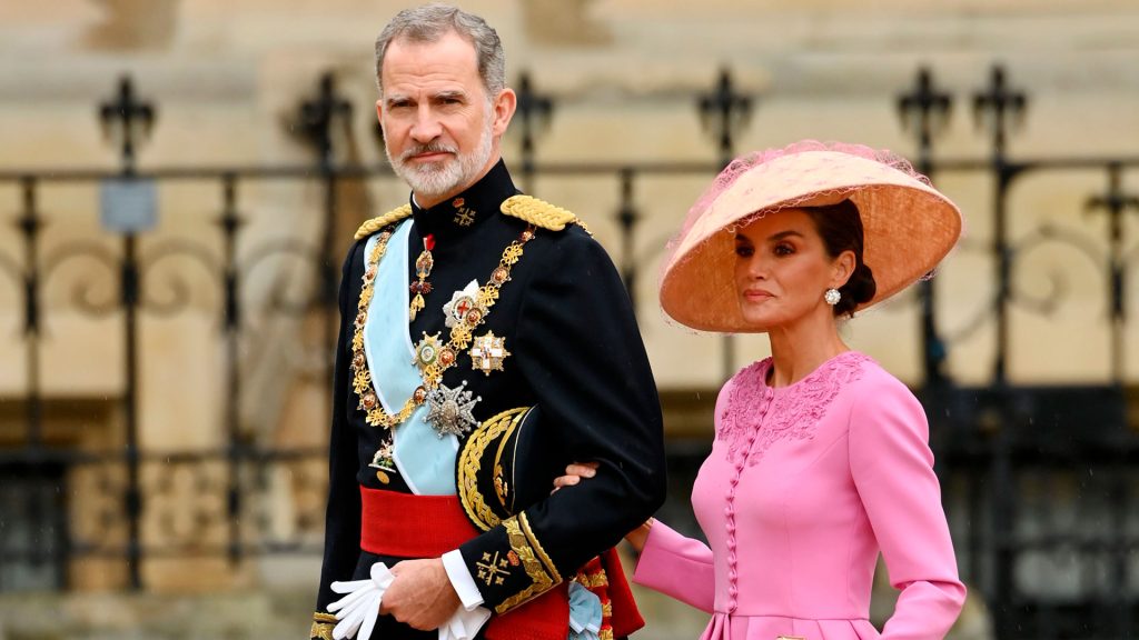 Los Reyes Felipe y Letizia, los más puntuales (e impecables) en la Coronación de Carlos III