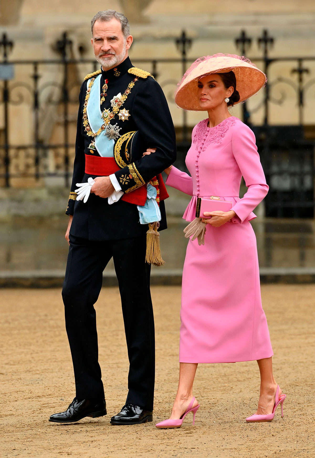 Los Reyes Felipe y Letizia, los más puntuales (e impecables) en la Coronación de Carlos III
