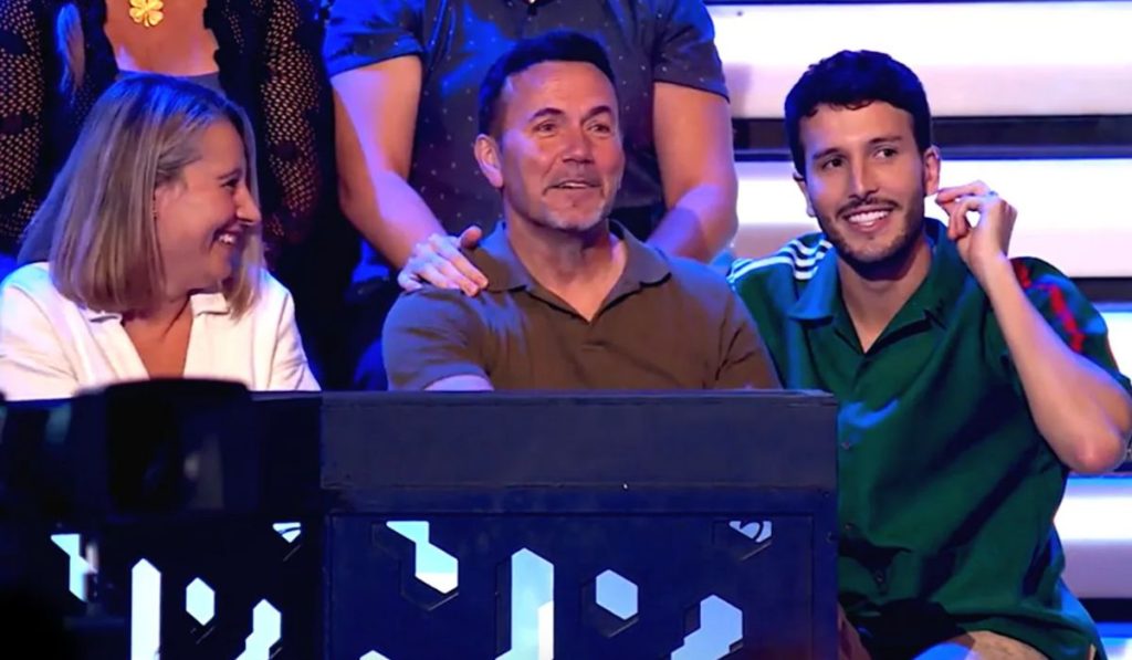 Sebastián Yatra, muy cómplice con los padres de Aitana en 'La Voz Kids'