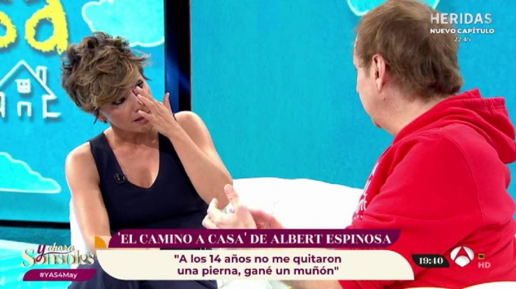 Sonsoles Ónega rompe a llorar en plena entrevista con Albert Espinosa