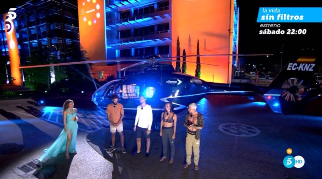 Los finalistas de 'Supervivientes 2023' llegan a Telecinco en helicóptero