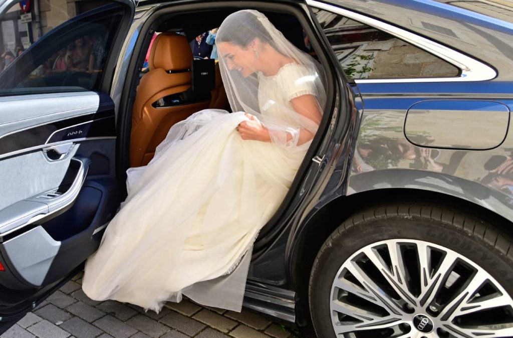 Blanca, la hija mayor de Carlos Sainz, se casa con Guillermo Comenge: todas las fotos de la boda