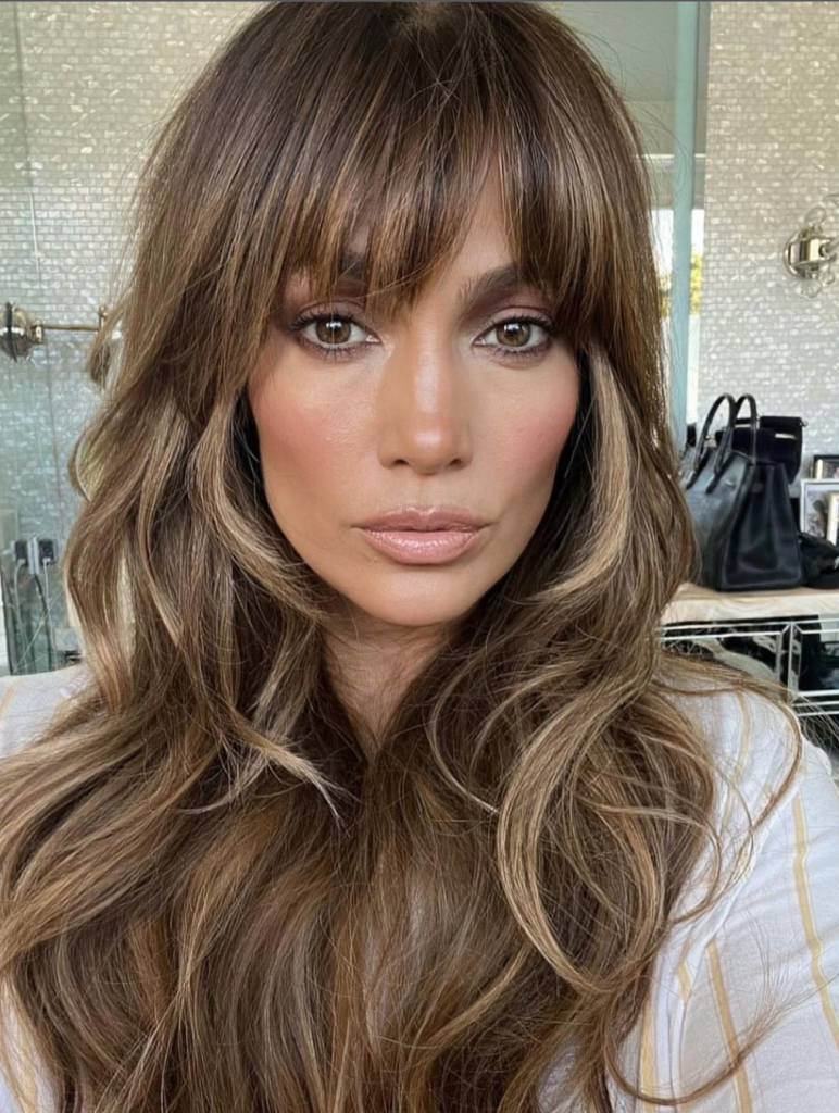 El nuevo look de Jennifer Lopez es perfecto si quieres verte joven y a la última