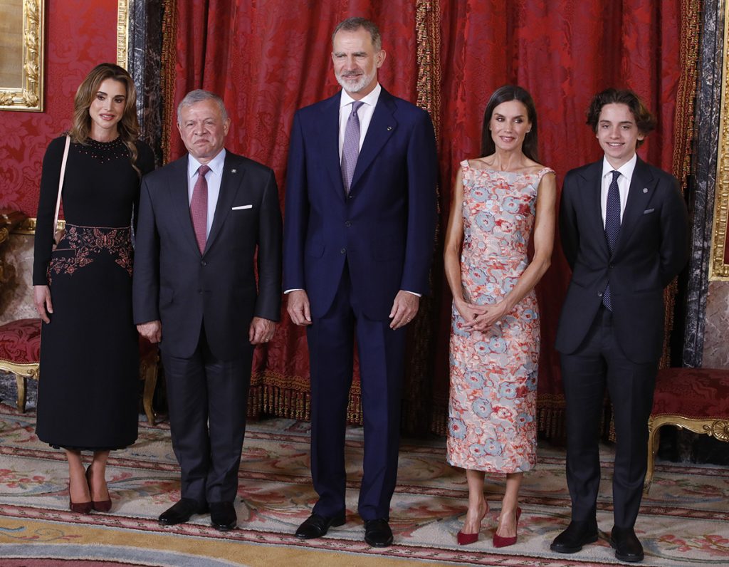 Rania de Jordania felicita a los Reyes Felipe y Letizia tras verse en Madrid