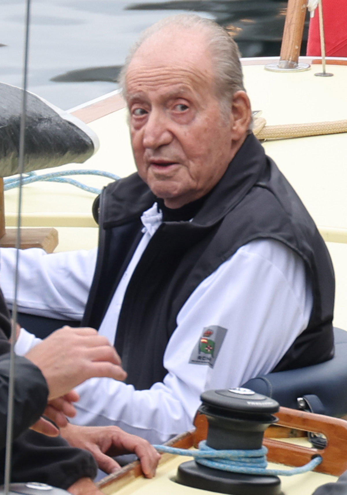 El Rey Juan Carlos, obligado a cancelar su participación en las regatas de Sanxenxo
