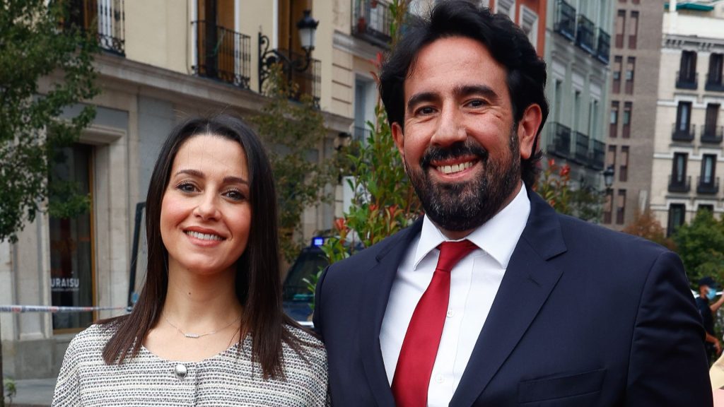 Inés Arrimadas zanja los rumores de separación a golpe de foto tierna de su marido