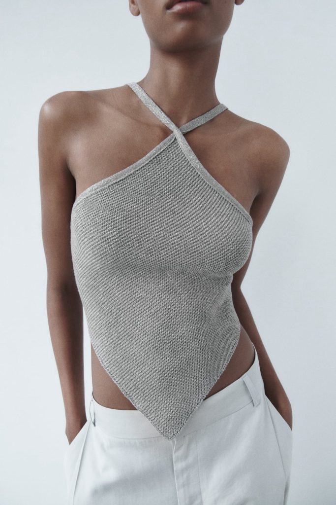 Top cuello halter plata de Zara