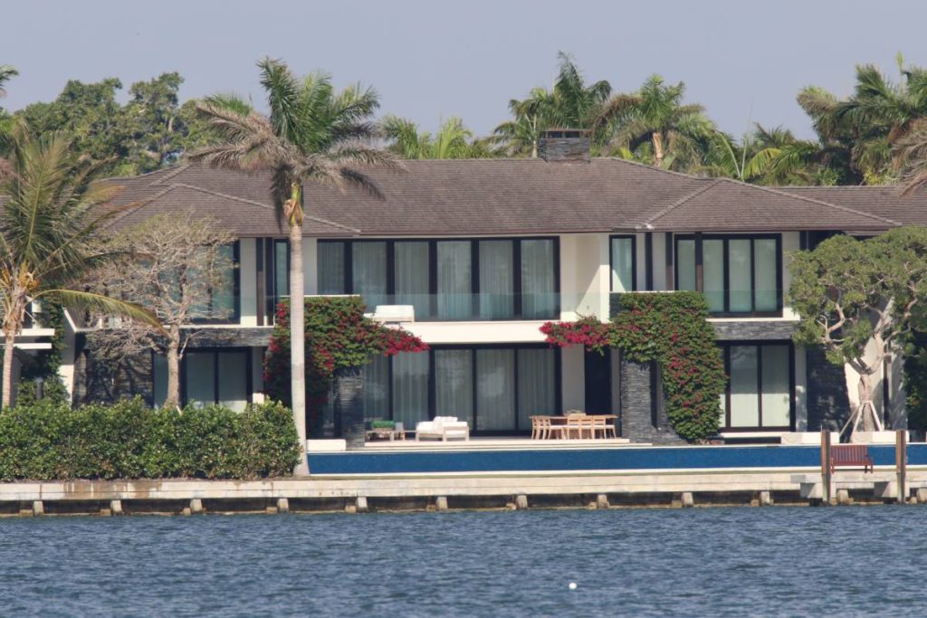 Esta es la casa de Enrique Iglesias y su familia en Miami
