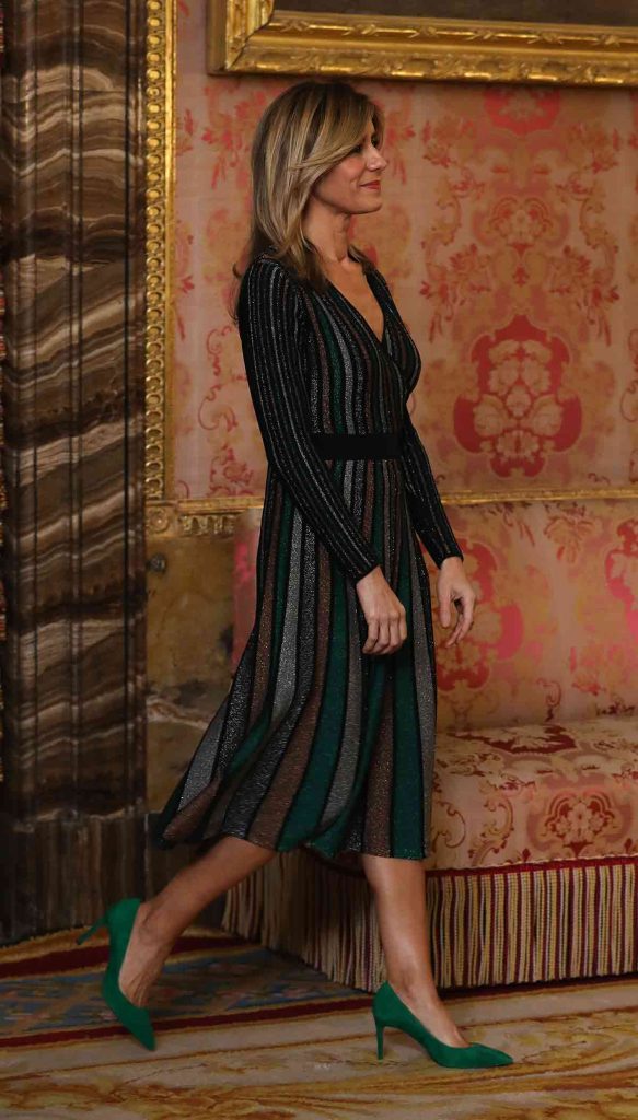 Begoña Gómez con un vestido brillante en el Palacio Real