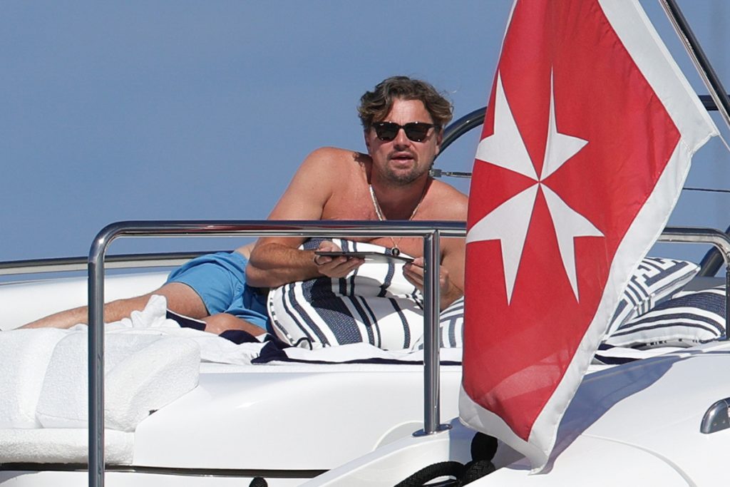 DiCaprio a bordo de su yate.