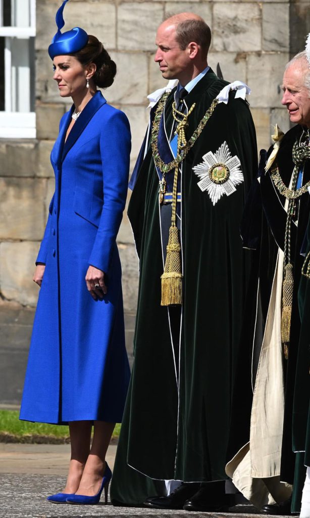 El impecable look azul de Kate Middleton brilla en la coronación de Carlos III en Escocia.