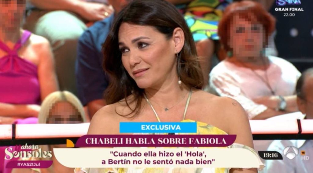 Fabiola Martínez en el plató de 'Y ahora sonsoles'