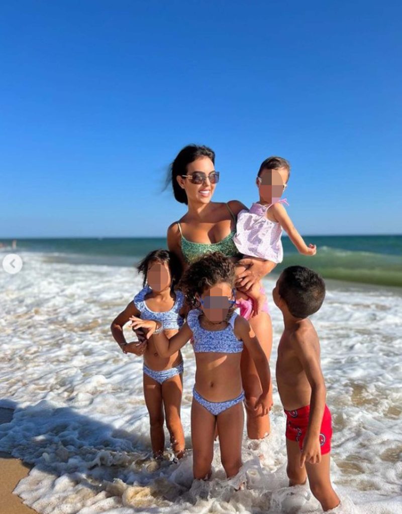 Georgina Rodríguez disfruta de una jornada de playa en familia