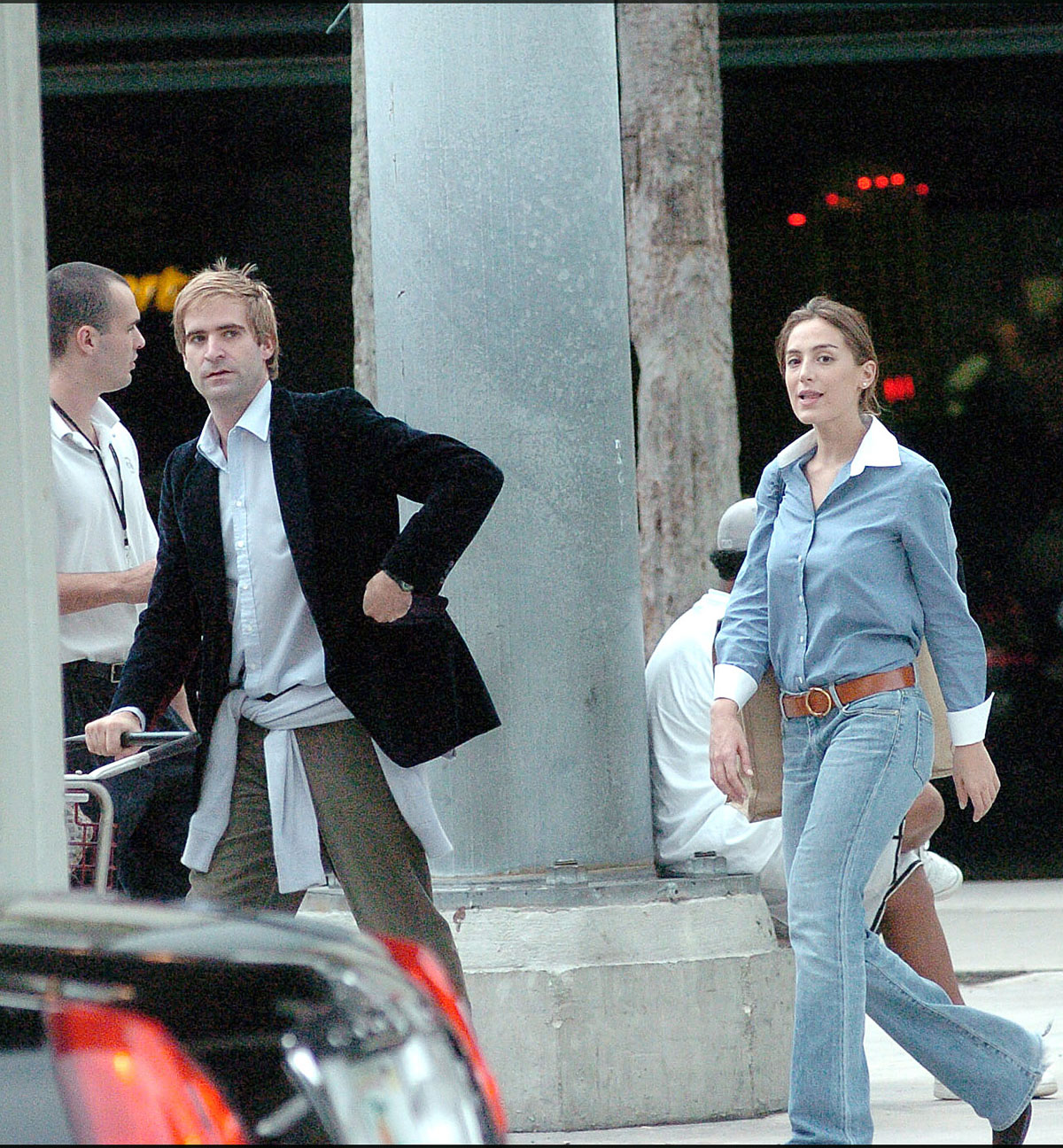 Tamara Falcó paseando con Alberto Comenge.