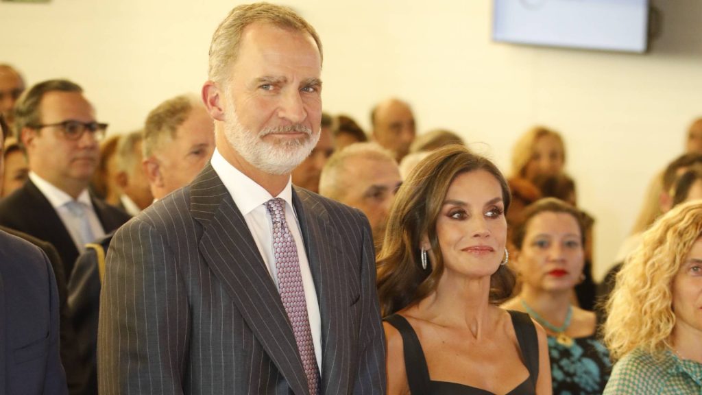 Los Reyes Felipe y Letizia pasean estilo en Madrid antes de poner rumbo a Mallorca