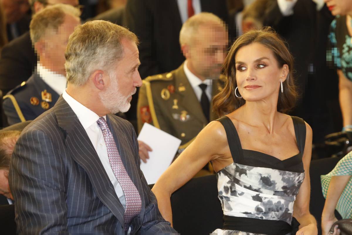 La complicidad de los Reyes Felipe y Letizia en su acto en el Palacio Real
