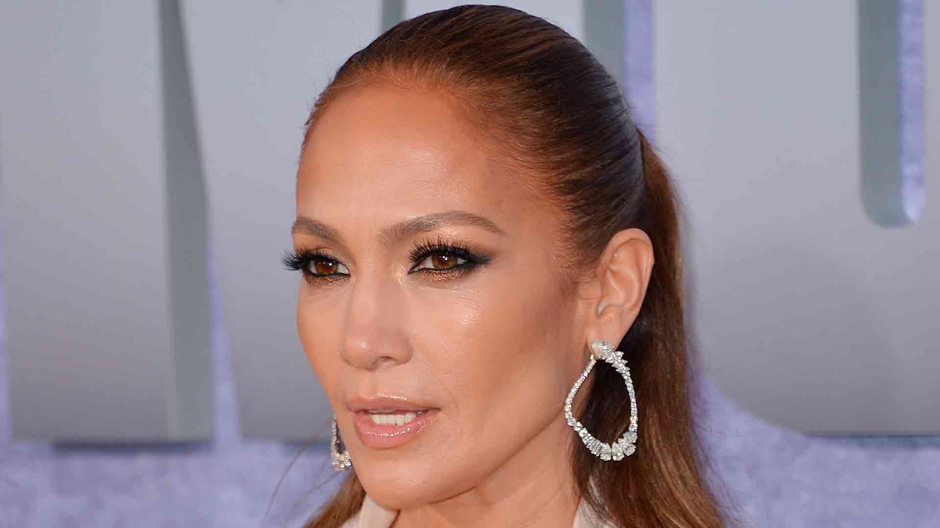 Jennifer-Lopez-portada-maquillaje