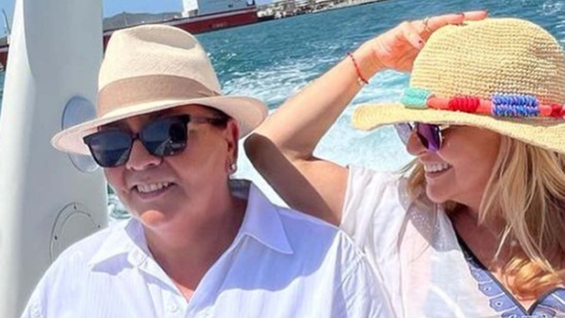 María del Monte junto a Inmaculada Casal durante sus vacaciones en Ibiza