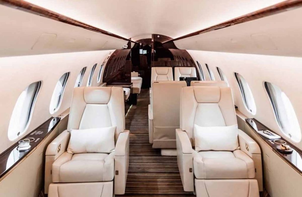 Más de 120.000 euros: lo que ha costado el avión privado del Rey Juan Carlos a Sanxenxo