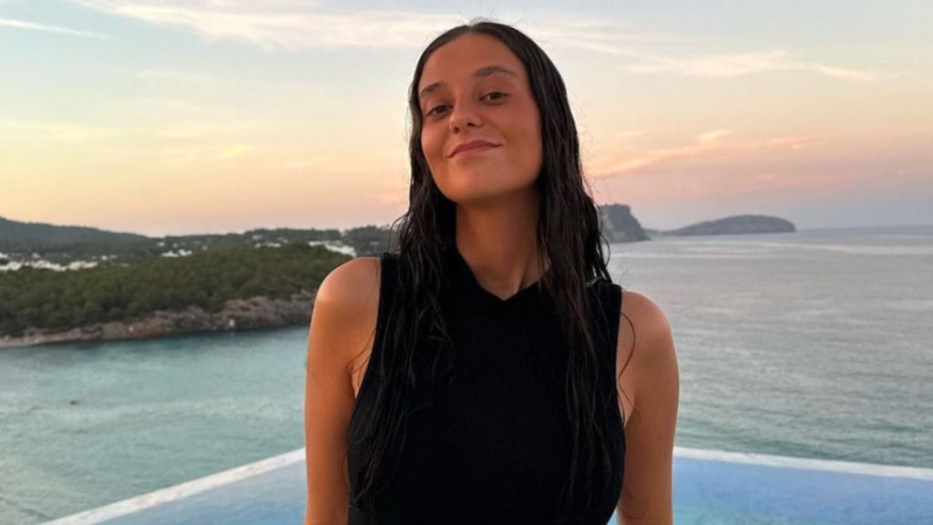Victoria Federica aterriza en Ibiza marcando estilo con los looks más atrevidos y rebeldes