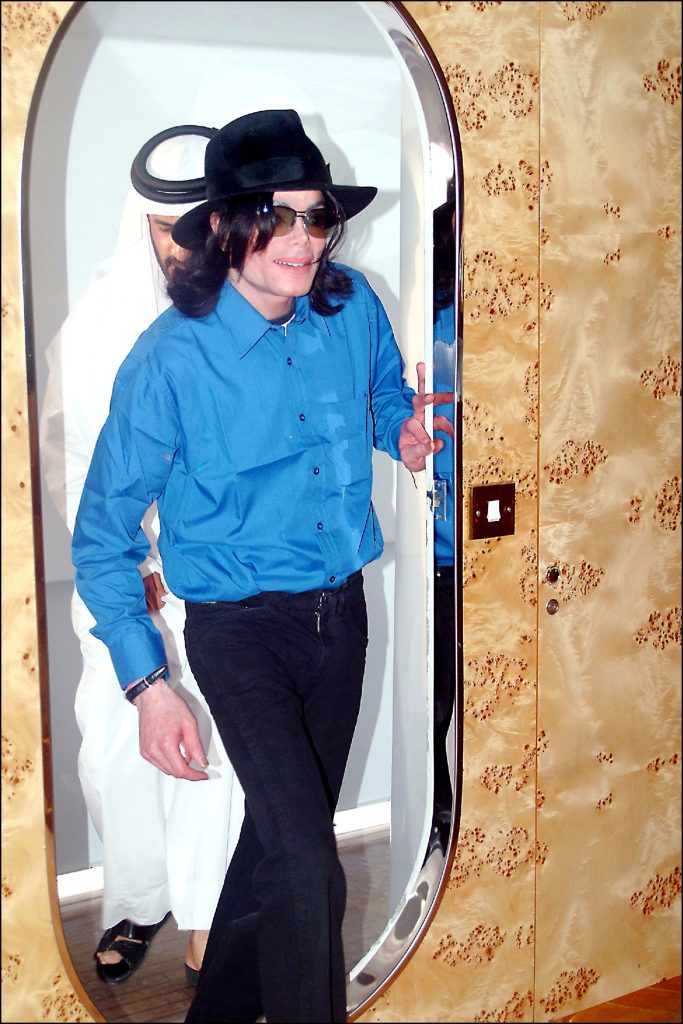 Michael Jackson con un sombrero.