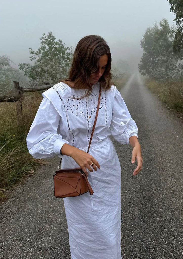 María Pombo vestido blanco troquelado Zara