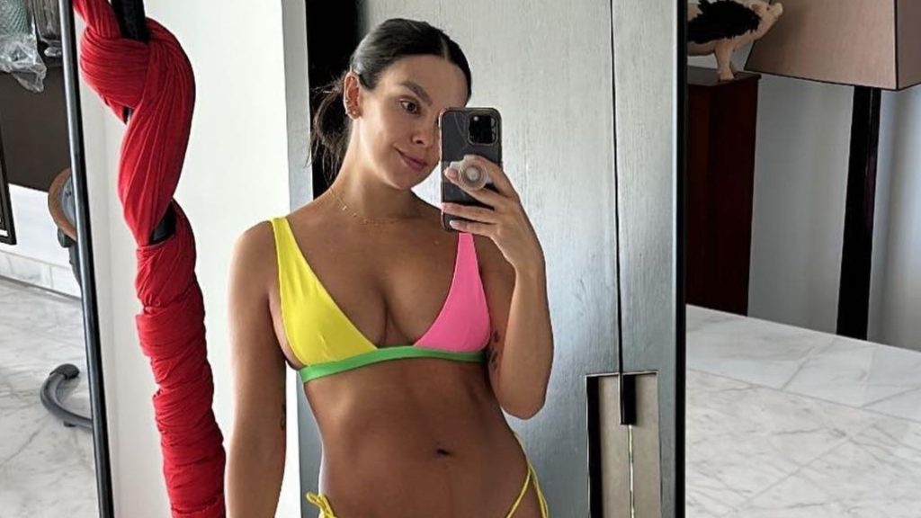 Cristina Pedroche presume de espectacular figura en bikini casi un mes después de dar a luz