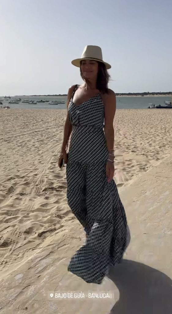 María José Suárez conjunto geométrico playa