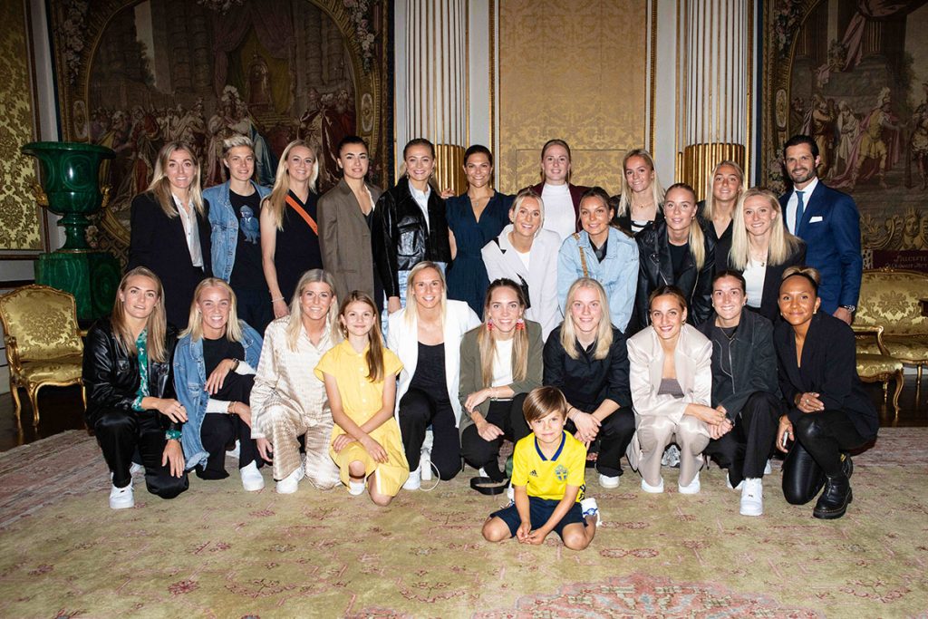 La selección femenina de fútbol, en su audiencia con la realeza sueca 