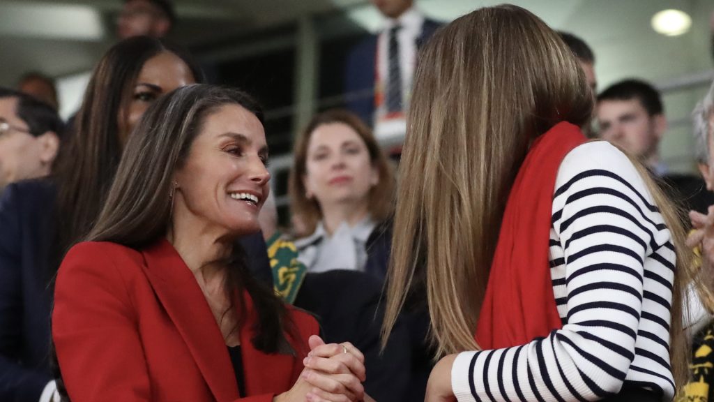La Reina Letizia y Sofía aterrizan en Madrid tras dos días ‘de chicas’ en Sídney