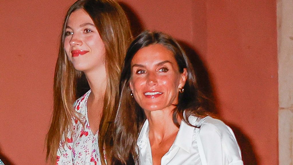La Reina Letizia y su hija Sofía ponen rumbo a Sídney