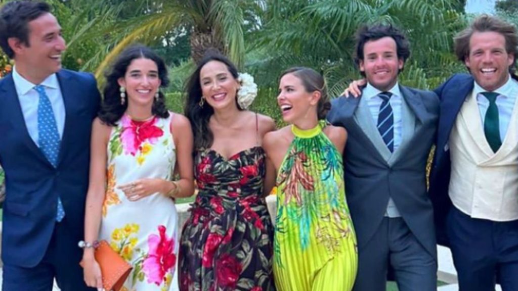 Por qué Tamara e Íñigo llegaron separados a la boda de Luisa Bergel