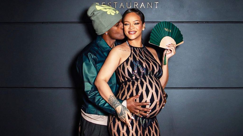 Rihanna da a luz a su segundo hijo