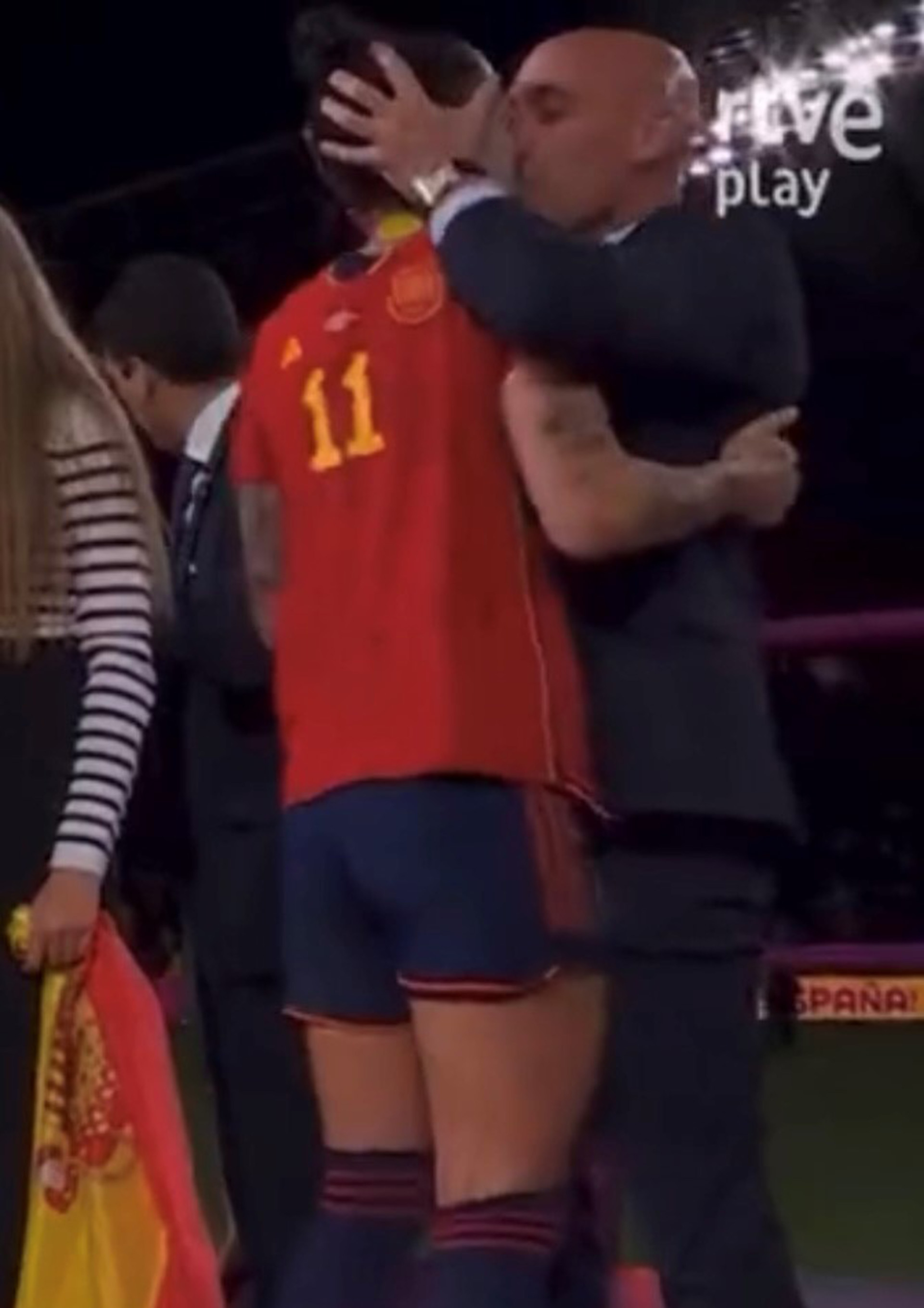 El beso entre Rubiales y Jennifer Hermoso en la final de Sídney
