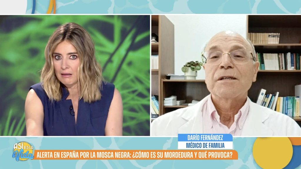 Sandra Barneda en 'Así es la vida' con el médico Dario Fernández.