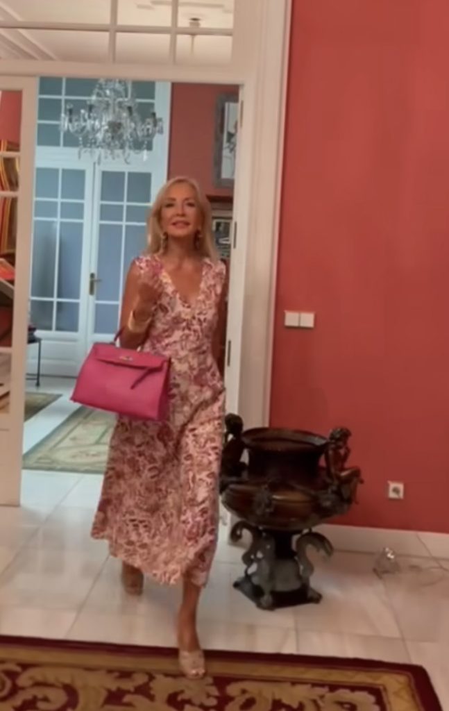 Carmen Lomana bolso Hermès rosa Georgina Rodríguez 