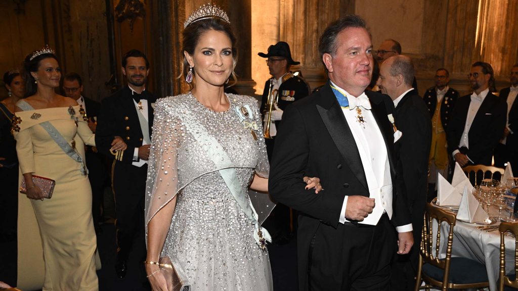 Desfile de tiaras y vestidos largos: los royals se dan cita en la cena de gala por el Jubileo de Carlos Gustavo de Suecia